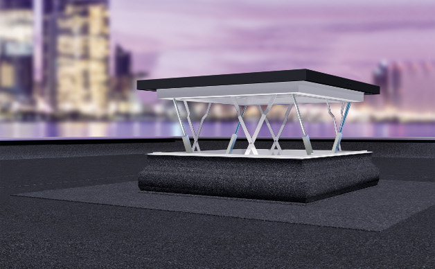 La gamma per tetti piatti FAKRO si amplia con un modello specifico per l’evacuazione fumi: la finestra DS